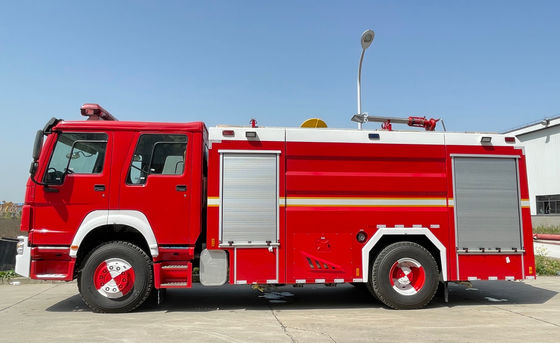 SINOTRUK Fire Truck And Fire Engine 310hp 4x2 Type 8 Ton Foam Capacity