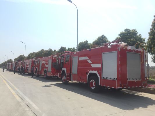 Sinotruk 8000L Water Foam Fire Truck With Double Cabin Multifunctional