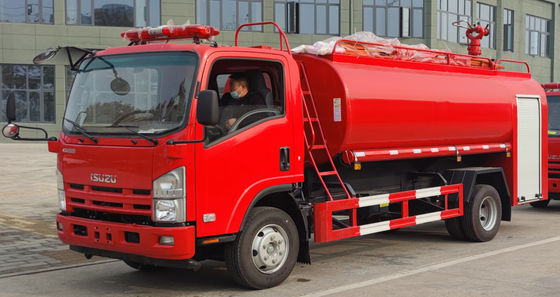 ISUZU 139kw Water Tank Fire Truck 4x2 8 Ton For Emergency Rescue